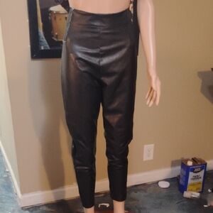 Sleek Black Ankle-Length Cropped Pants